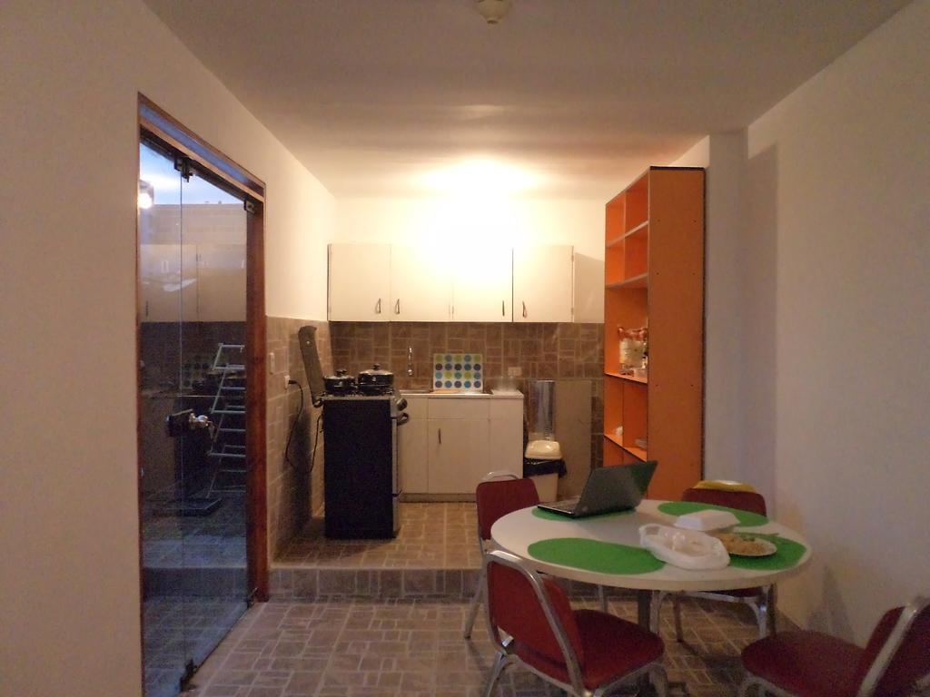 La Casa De Karla Hostel Lima Szoba fotó