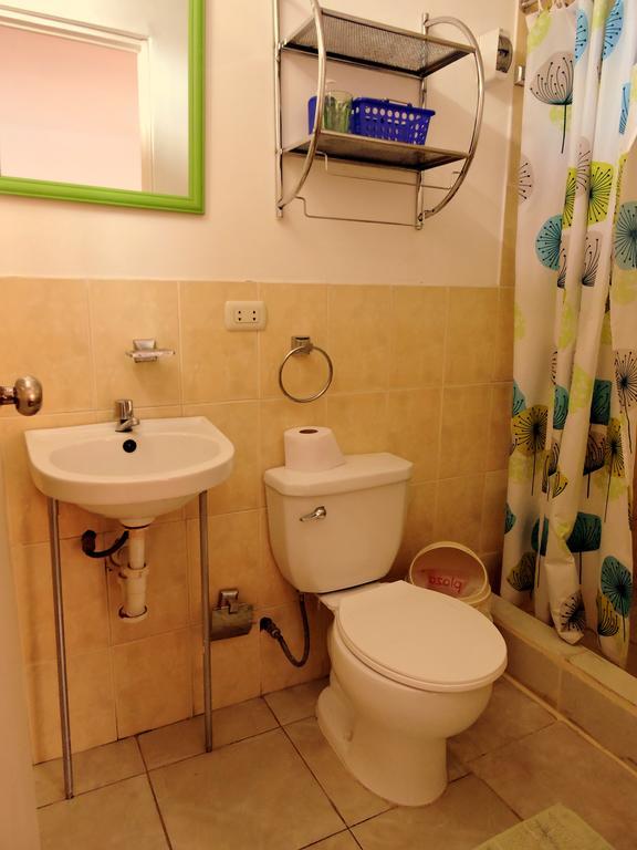 La Casa De Karla Hostel Lima Kültér fotó
